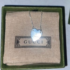 Gucci necklace brand new worn once, authentic